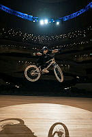 250312_Fabio_Wibmer_Stunt_Dach_c_Masters_of_Dirt (13).jpg